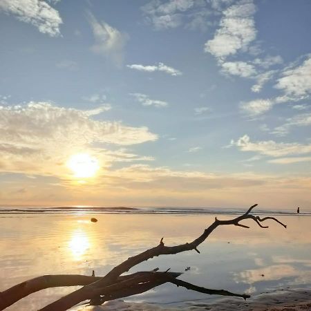 Timurbay Seafront Staycation By Nedd'S كوانتان المظهر الخارجي الصورة